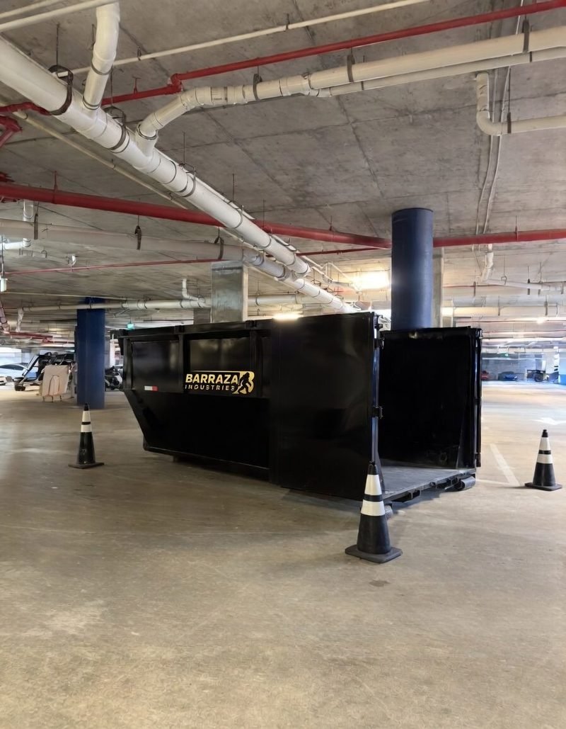 Renta de dumpster comercial en edificio alto de Miami - Barraza Industries