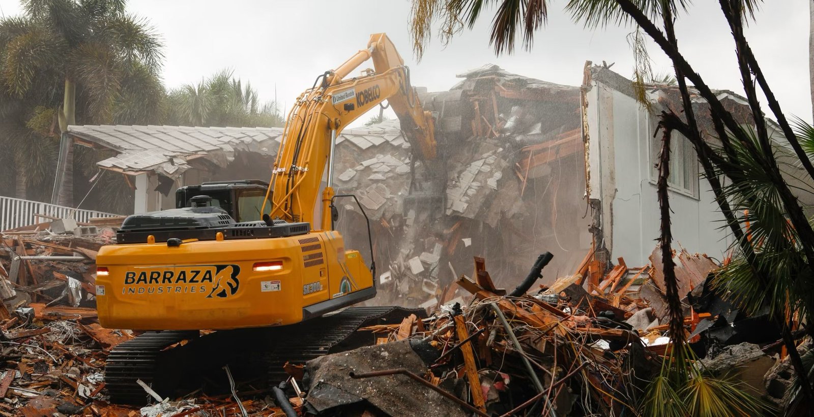Commercial demolition contractor Miami FL - Barraza Industries excavator